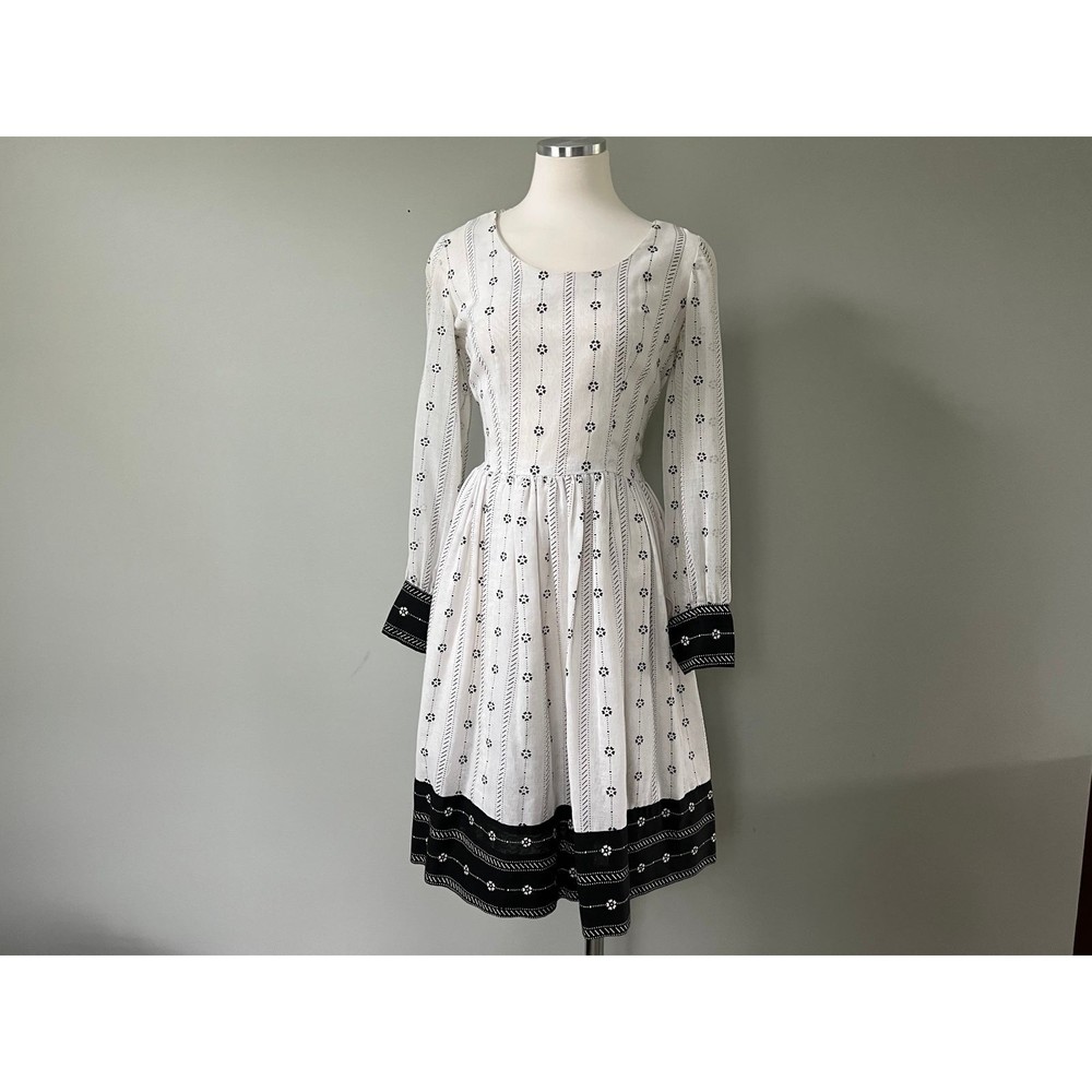 Vintage 1950s Long Sleeve Black &White Cotton Indie Beatnic Print Princess Dress